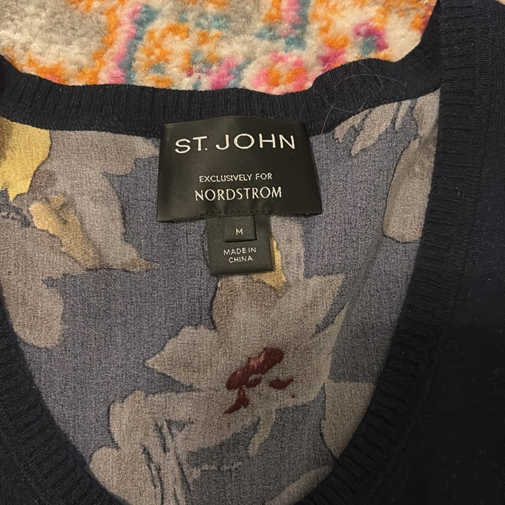 St. John Navy Floral V-Neck Sweater with Gray and Cream Accents